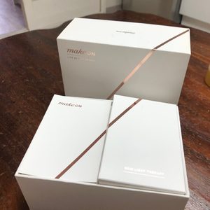 메이크온 스킨라이트테라피1