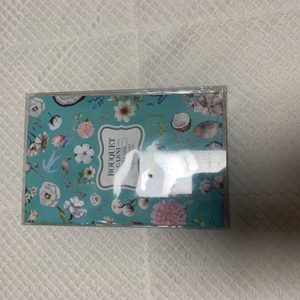 방향제,크리스마스소품,나이키자켓,지퍼치마,검정색치마,여름원피스1,여름원피스2,여름원피스3,위뜨탑(운동복)