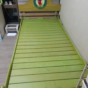 서랍있는 어린이/청소년 원목침대 팝니다.어린이침대/침대