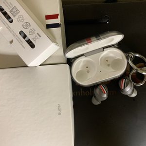 갤럭시버즈 톰브라운 급처 갤럭시 버즈 플러스 에어팟프로