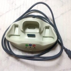 엑스박스360 (xbox360) 전용 거치형 충전기 판매합니다.