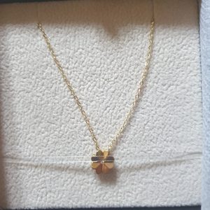 행운의 클로버 목걸이 14k생일선물받은것 그대로 풀박으로팔아요14k 목걸이