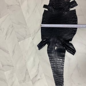 리얼 악어가죽 29cm(총장104cm) 1장 15만원에 급히판매합니다. (악어원단, 악어피혁)