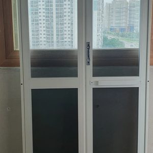 현관방범방충망