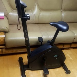 완전 새거 숀리같은 싸구려 비교불가^^명품회사 데카트론 실내자전거(숀리 바이크 살분은 읽어보시구 결정해보세요^^)