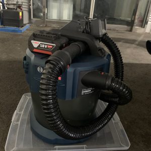 보쉬 ( 차량용 및 업소용 무선 청소기 ,보쉬 배터리 ,보쉬 고속충전기 ) 판매합니다~~