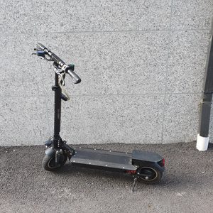 난로봇 디포플 D4+ 전동킥보드