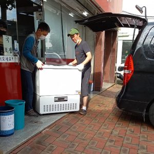 오늘은 날이 너무 후덥지근하네요. 모두 건강조심하세요. 냉면 육수 냉장고 배달 하고 왔어요 ~