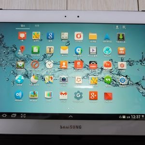 갤럭시 탭8.9 테블릿 (SHV-E140K) / 갤럭시 탭10.1 블루트스 키보드 (BKC-1B1) 판매합니다.