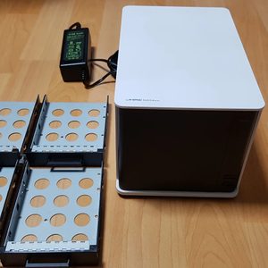 NAS4Dual 4베이 NAS 판매합니다.