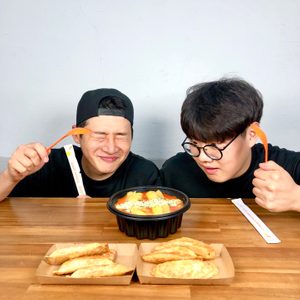떡볶이를 팔기위헤 인쳔에온 마이끌