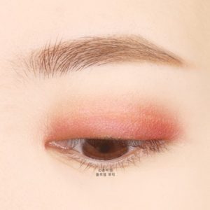(새상품)더페이스샵 프리즘 큐브 아이섀도우 발색 사진 있습니당 ෆ⃛