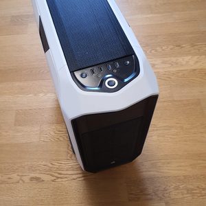 커세어 그래피티 780T+커세어 수냉쿨러(H100i)+안텍750W 파워서플라이