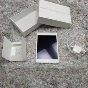 iPad Mini 4 128G 실버 사용X (아이패드 미니 4 128G 실버)