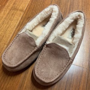UGG 어그 모카신 (size 6)