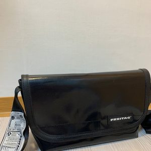 프라이탁 F41 블랙