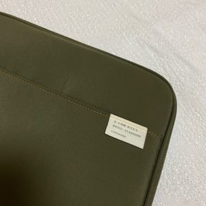 라이브워크 아이패드 파우치 팝니다. 아이패드 에어파우치 (상태 A++)