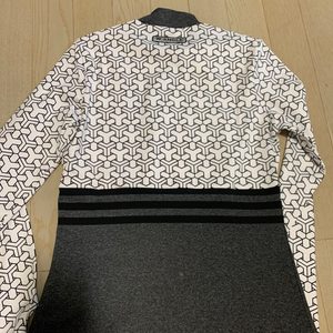 와이드앵글 여성 패턴이쁨 긴팔 상의