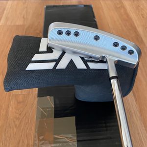 PXG퍼터(신품)직구후 판매
대거 퍼터 그립 pxg 3.0 슈퍼블랙34인치
미국공홈 정품/반품/환불은 X