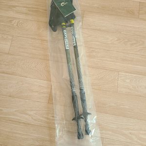새상품네파.네파.등산용품.스틱.네파등산용품.등산스틱.등산가방.등산점퍼.등산바지.운동화.운동복