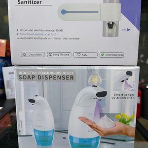 새제품 칫솔 살균기 및 치약디스펜서 & 소프 디스펜서 2종 팝니다