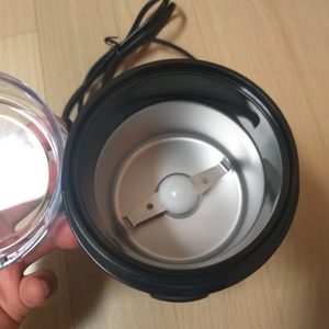새 플랜잇 원두 그라인더 판매합니다.