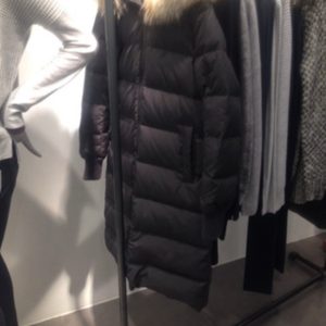 띠어리롱패딩 띠어리패딩 롱패딩 오리털롱패딩 무스너클 몽클레어 dkny 버버리 구호 명품패딩