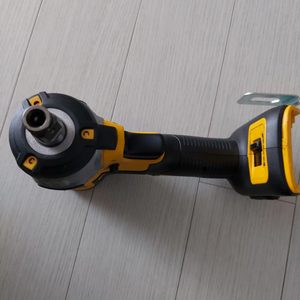 디월트 dewalt dcf887 1/2 복스 렌치 육각비트 겸용