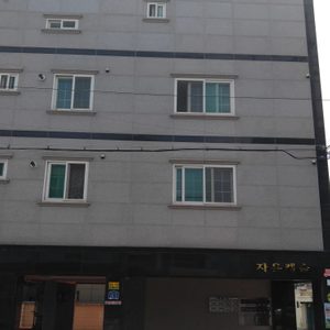 원룸매매;진해 자은동 자은캐슬.원룸;10개,투룸;1개,보증금;5000만원.약월세:270만원.매매;5억9000만원