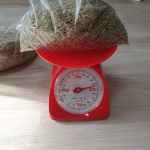 통영 밥새우멸치입니다 밥새우멸치420g1봉지 10000원입니다슬라이스아몬드는서비스입니다