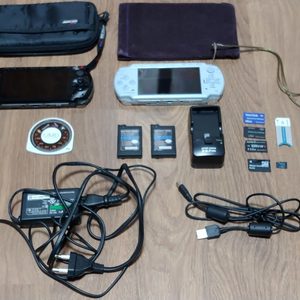PSP 2대(커O), 새거 밧데리2개, 새거 밧데리 충전기, 8기가, 16기가 메모리 등 일괄판매