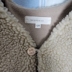 베네베네 12M 면 네이비 니트 (시착안한 새제품) 과 베네베네 뽀글이 조끼 12M