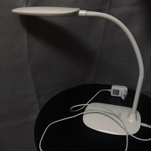 시력보호 LED 책상스탠드 공부 스탠드 독서등 스탠드 학생용 스탠드 (몇번밖에 안씀 깨끗함)