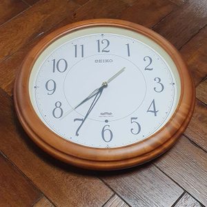 가정용 벽시계 원목시계 좋은시계 예쁜시계 세이코시계 팝니다.