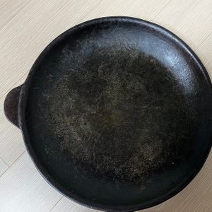 길들인 무쇠팬 무쇠후라이팬 팝니다