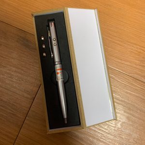 레이져,후레쉬 겸 볼펜 무료나눔(후레쉬만 되요ㅠ)