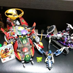 레고 닌자고 로닌 렉스(가로 약30cm크기) + 디스트럭 토이드(바퀴만 가로 약13cm크기)+닌자고 카드 8장