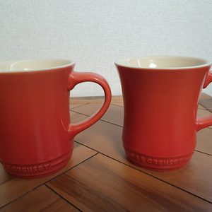 가격내림 르크루제 Le creuset 머그컵 2잔 중고판매
