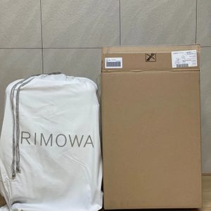 정품)리모와 고급라인 포르쉐리모아 팝니다
