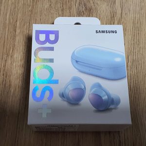 갤럭시 버즈 플러스(갤럭시 버즈+) 하늘색 판매 합니다~.