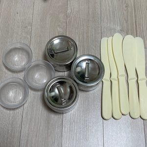 피부 국가자격증 및 피부 자격증 피부관리 용품들입니다