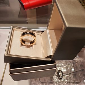 18k 불가리 비제로원 블랙세라믹 반지 42호 (불가리사이즈62호)