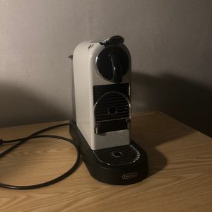 드롱기 네스프레소 시티즈 캡슐커피머신