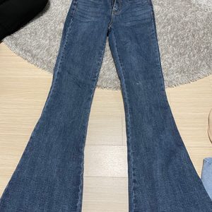 여자옷정리 /청바지 / 연청바지 /일자바지 /부츠컷 / 여성청바지 /여자청바지 / 슬랙스 /스키니 /생지