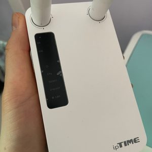 와이파이 확장기(증폭기) 아이피타임 기가 팝니다