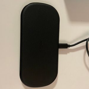 초텍 듀얼 무선 충전기 팝니다. (T535-S, 아이폰 충전기, 갤럭시, 에어팟 충전기)