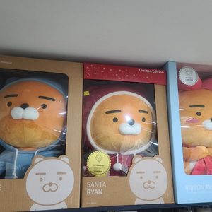 카카오프렌즈 대형라이언60cm 팝니다. ( 산타라이언 , 리본라이언, 후드라이언)