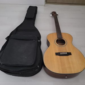 기타 중곤데 거의안쓴거 팔아용