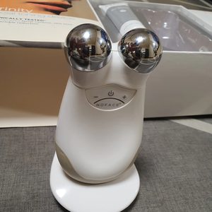 누페이스 피부관리기