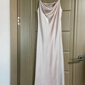 은은한 연핑크빛 펄 광택이 도는 새틴슬립원피스 44-66가능!!! 정가:10만원가까이됨